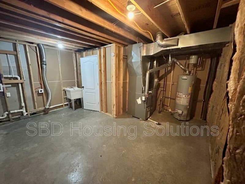 Blue Springs House: 8901 SW 8th St