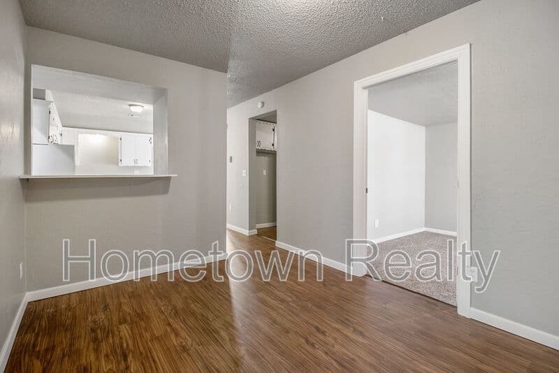 Edmond House: 208 W 5th Street