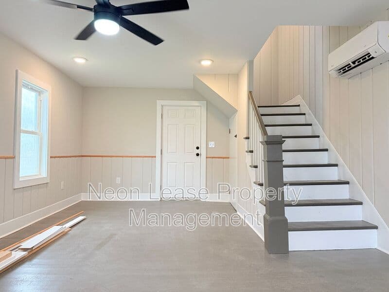 Greenwood House: 13404 Saint Johnstown Rd