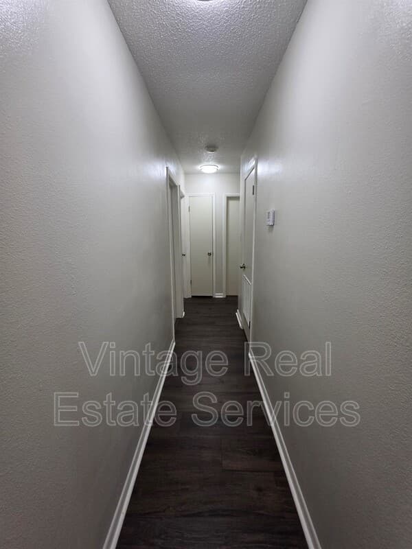 Brandon House: 851 Creekway Ct