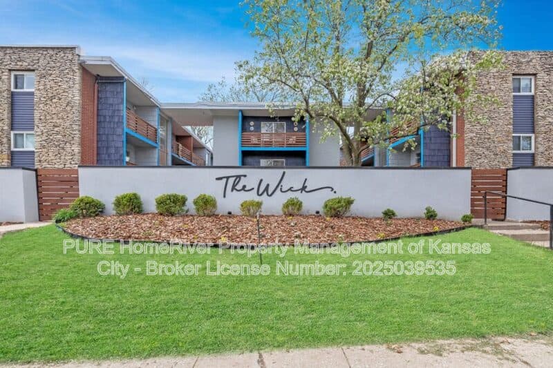 Kansas City Condo: 3710 Warwick Blvd