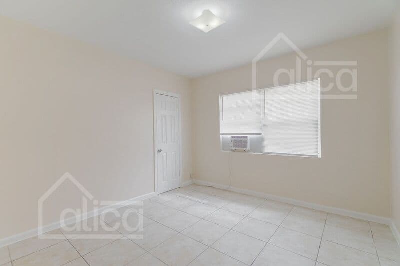 West Palm Beach Condo: 1001 Henrietta Ave