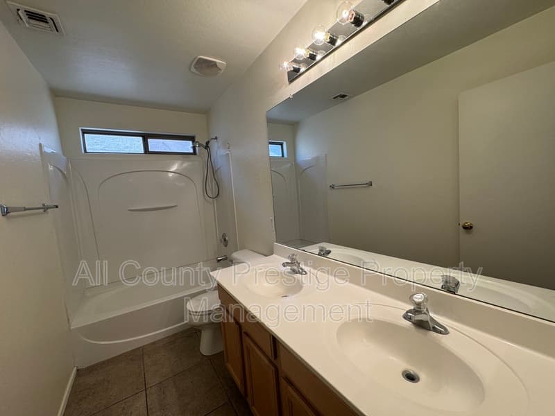 Laveen House: 6859 W Darrel Road