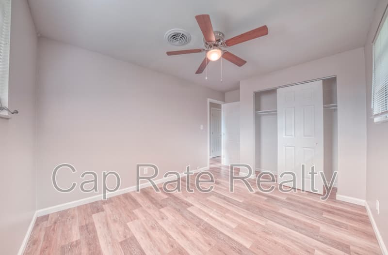 Columbus House: 3738 Arkwood Ct