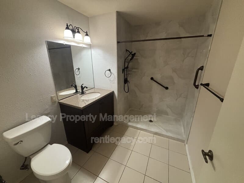 Fair Oaks Condo: 11330 Fair Oaks Blvd