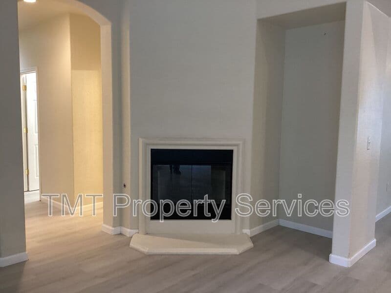 Elk Grove House: 10012 Mosaic Way