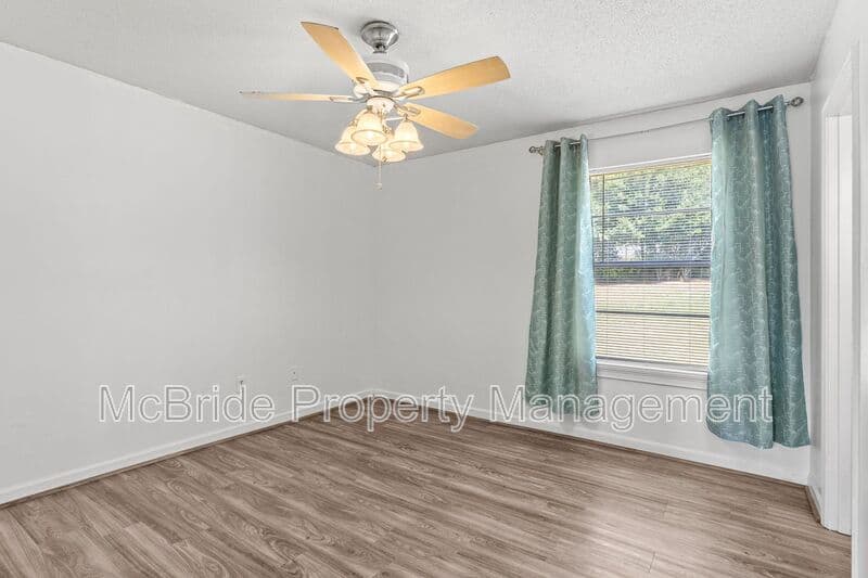 Augusta House: 3615 Goldfinch Drive