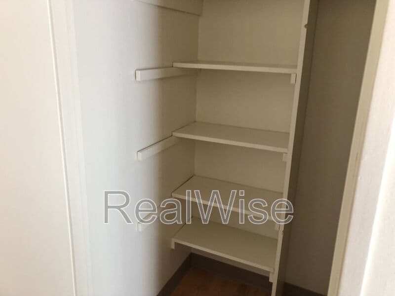 Portland Condo: 13435 SE Stark St