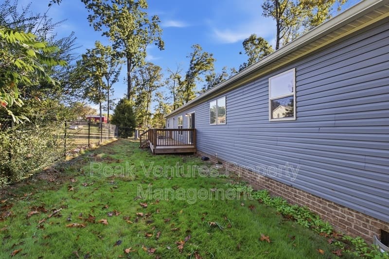 Rutherfordton House: 181 Youngs Dr