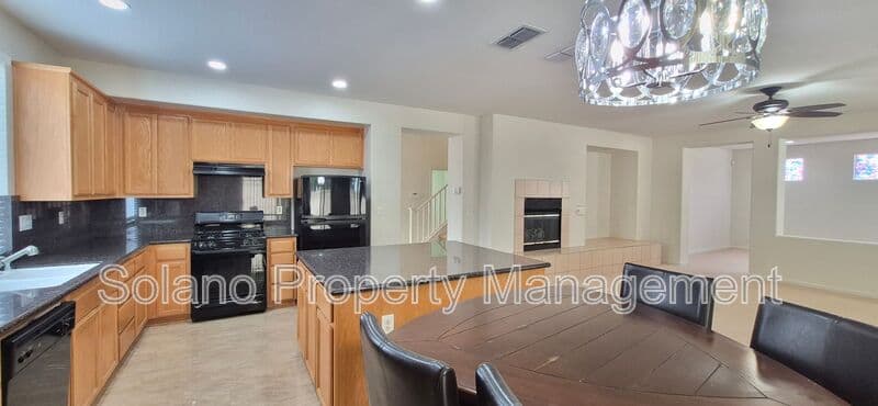 Dixon House: 2080 Mariposa Drive