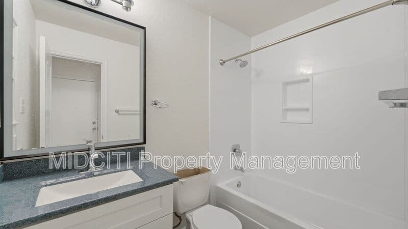 New Braunfels House: 3248 Northwest Blvd