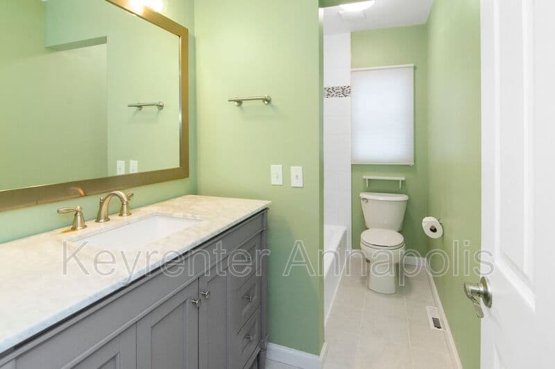 Crownsville House: 840 Valentine View