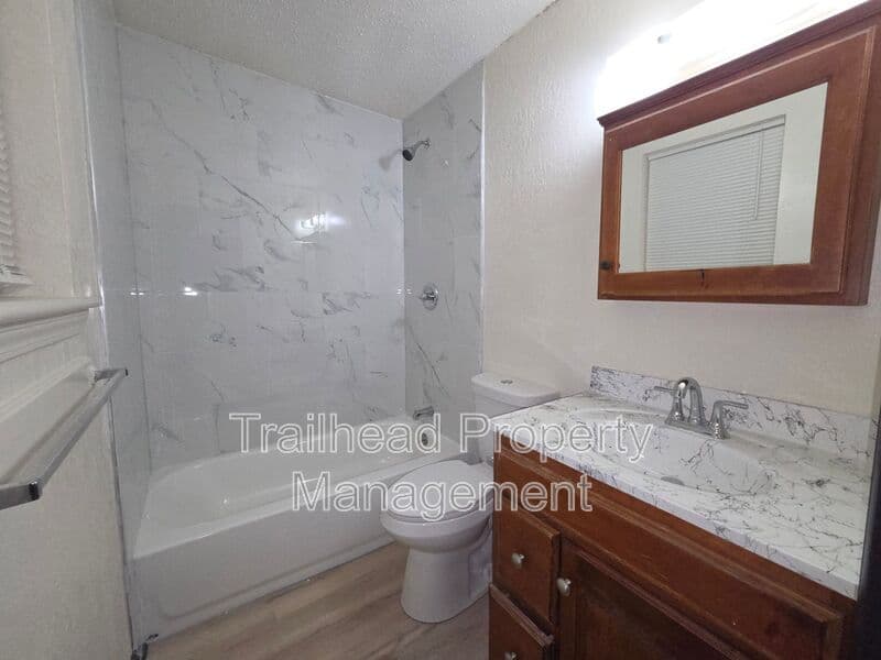 Independence House: 1301 E Frederick St
