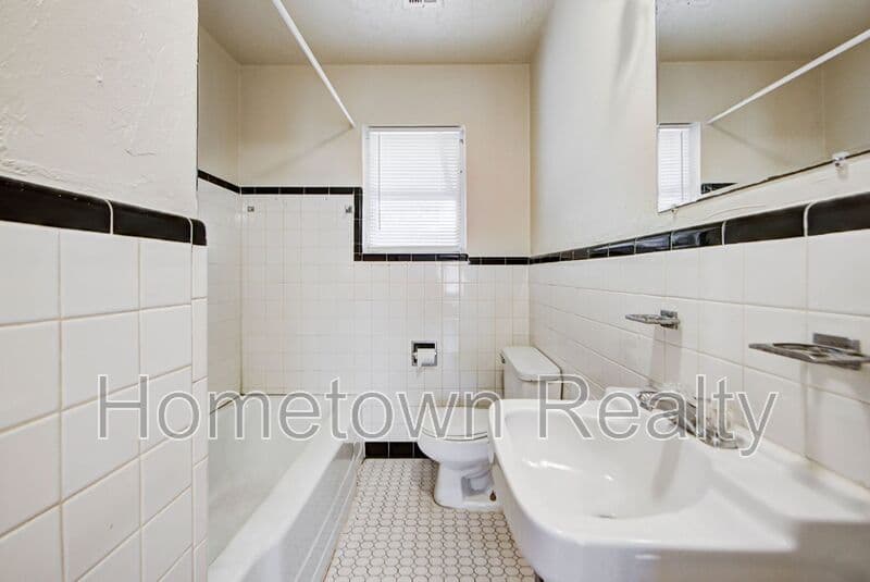 Oklahoma City House: 7201 S Walker Ave