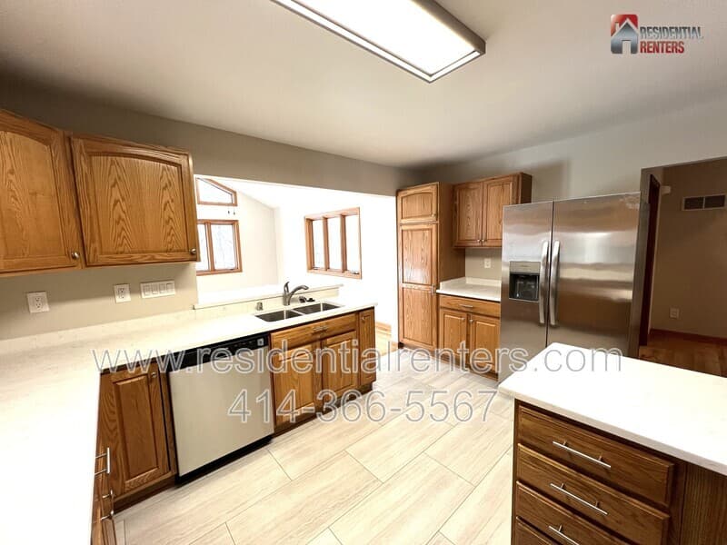 New Berlin House: 13311 W Ferguson Rd