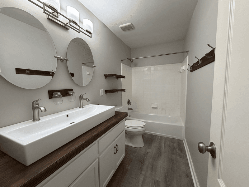 Tallahassee House: 1829 Wagon Wheel Cir W