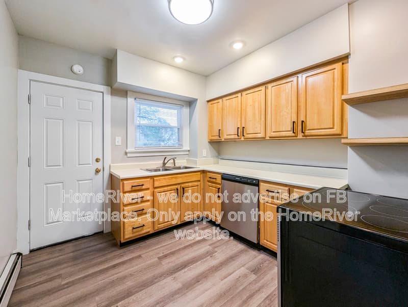 Pittsburgh Townhome: 3025 Norwood Ave