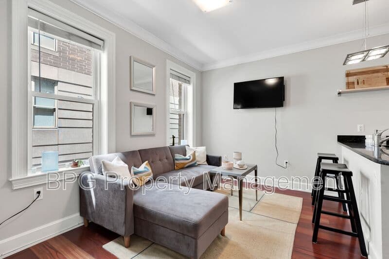 Washington Condo: 1121 24th ST. NW