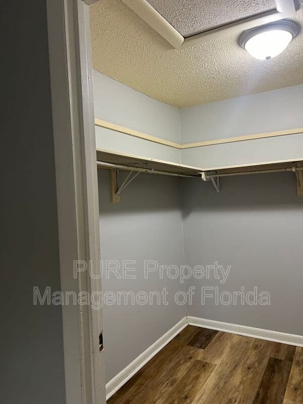 Ocala House: 629 NE 28th Avenue