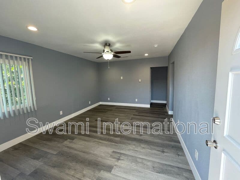 Los Angeles Condo: 1031 W. 102nd St.