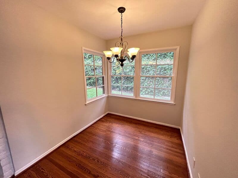 La Cañada Flintridge House: 5128 Crown Ave.
