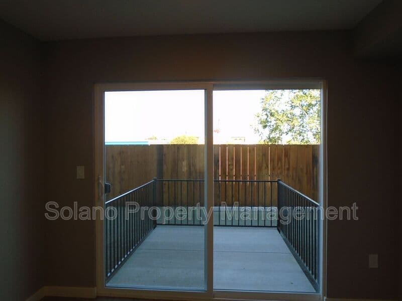 Vallejo House: 2401 Broadway St