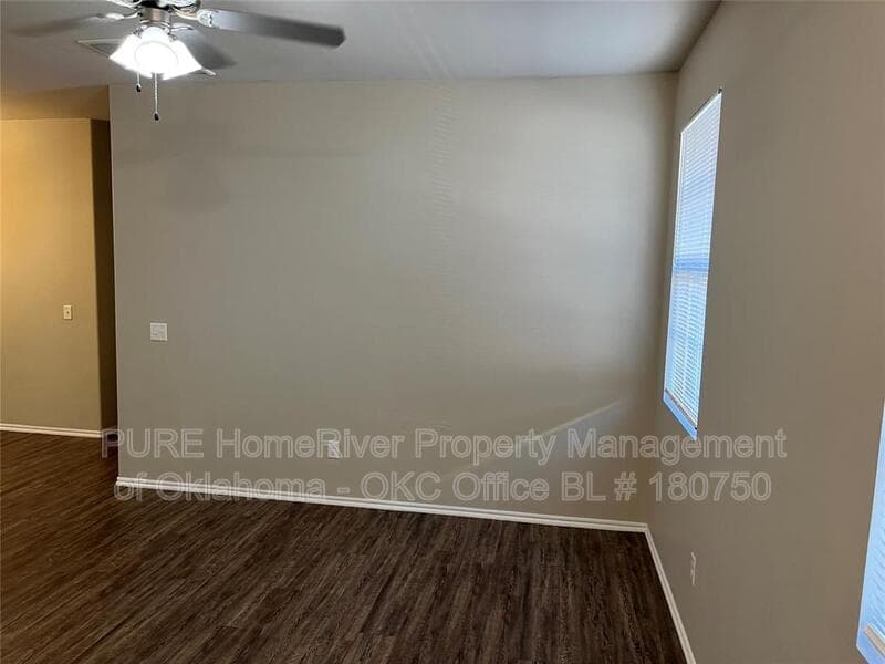 Edmond Condo: 206 Ashley Dr