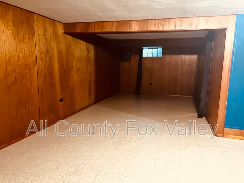Park Ridge House: 239 N Redfield Court