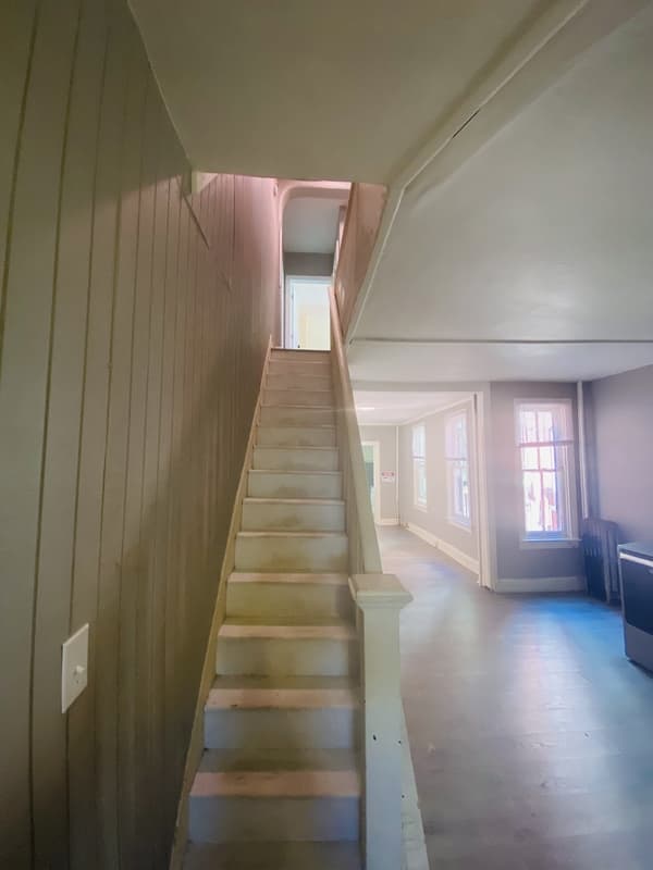 York House: 144 West Jackson Street - D