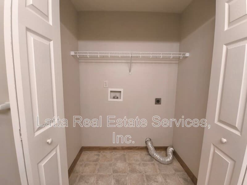 Grain Valley Condo: 1101 NW Willow Dr
