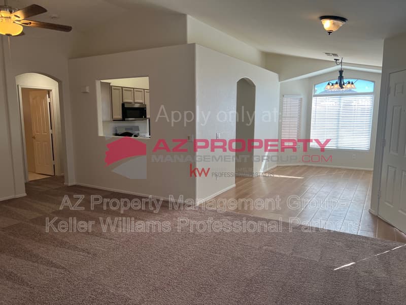 Glendale House: 4838 W Kerry Ln