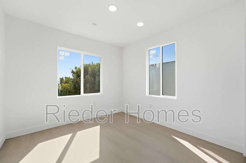 San Diego House: 2844 State Street