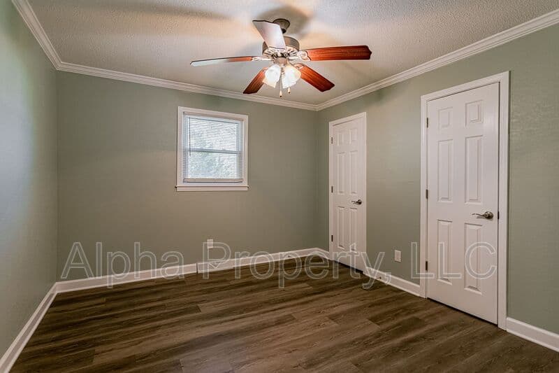 Greer House: 206 E Arlington Ave
