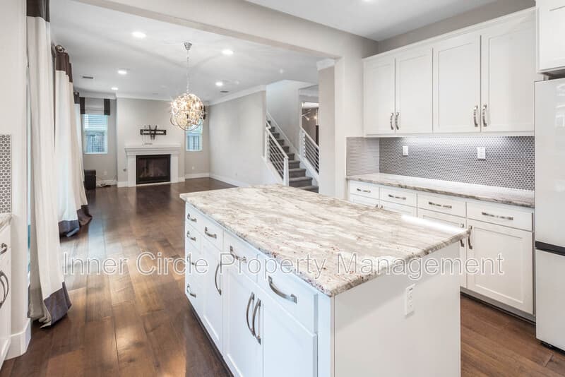 Brentwood House: 376 Bougainvilla Drive