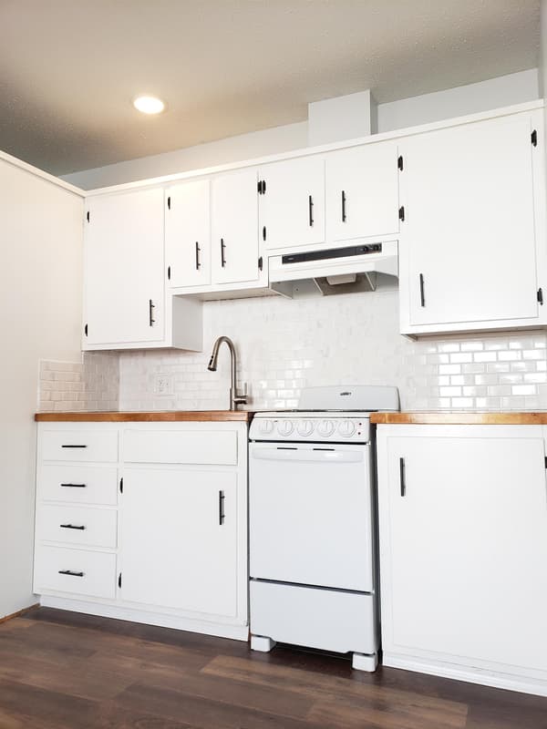 Pella Condo: 1010 Washington Street - 205