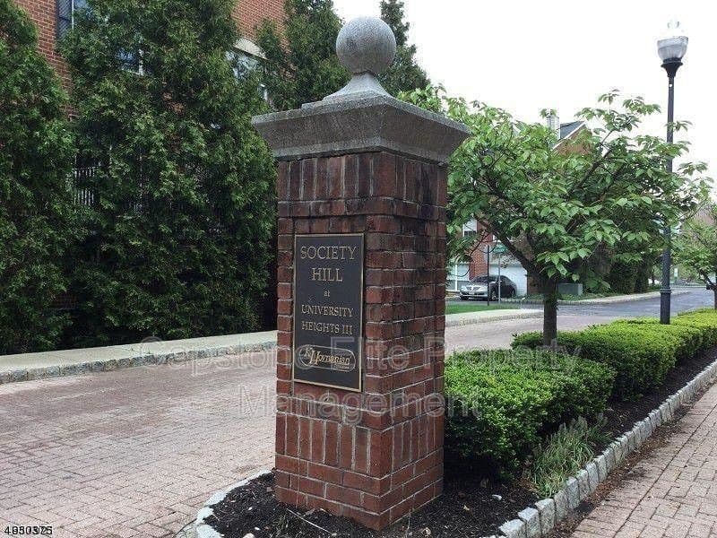 Newark Condo: 67 Vaughan Drive - 5 - Standard Double Doors