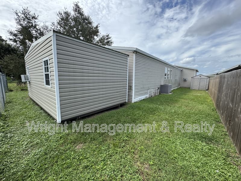 Riverview House: 8471 Fantasia Park Way