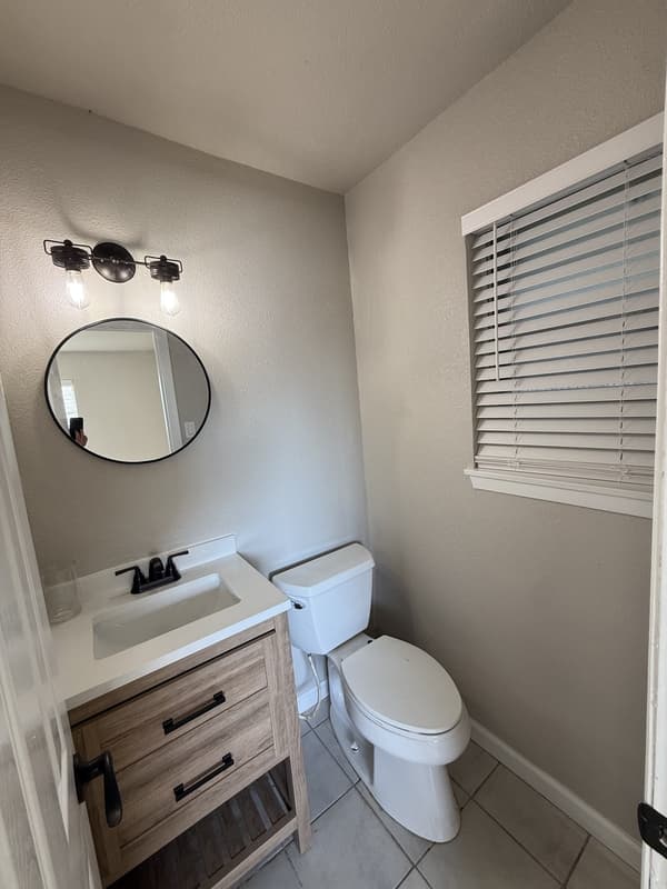 Texas City House: 1109 North Noble Road