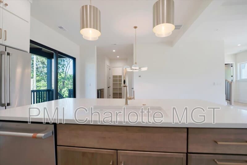 Charlotte House: 428 Dover Ave