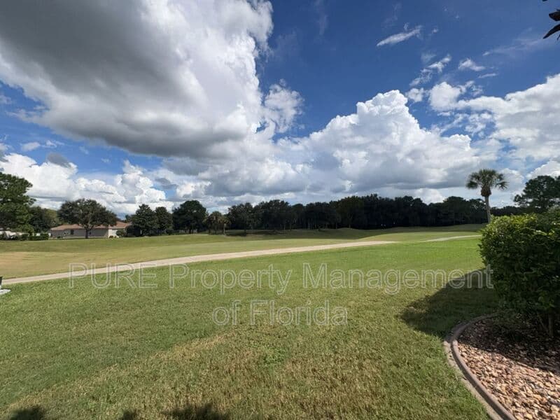 Ocala House: 15939 SW 14th Avenue Rd
