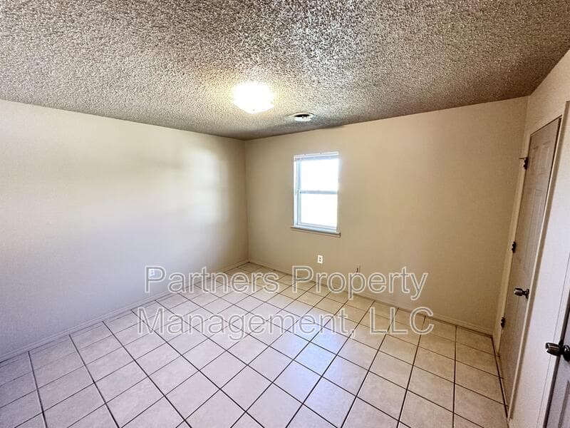 Gentry Condo: 95 Pine Avenue - 2