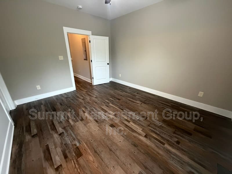 Jackson Condo: 860 S Harkness Street, Unit D