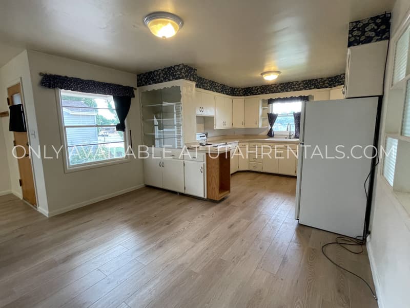 Richfield House: 158 W 500 N