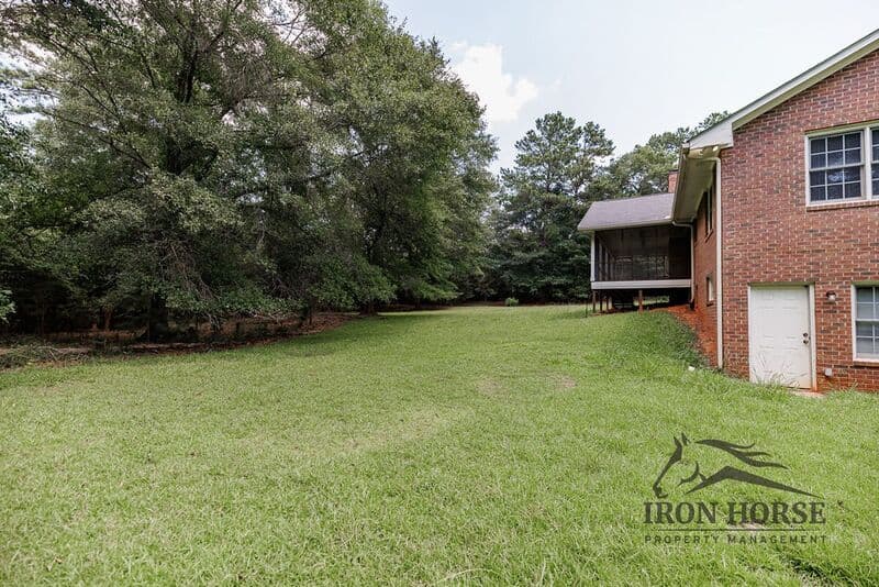 Athens House: 8671 Macon Hwy