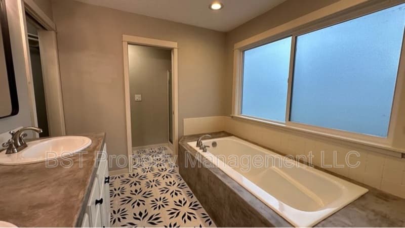 West Linn House: 25130 Rancho Lobo Court