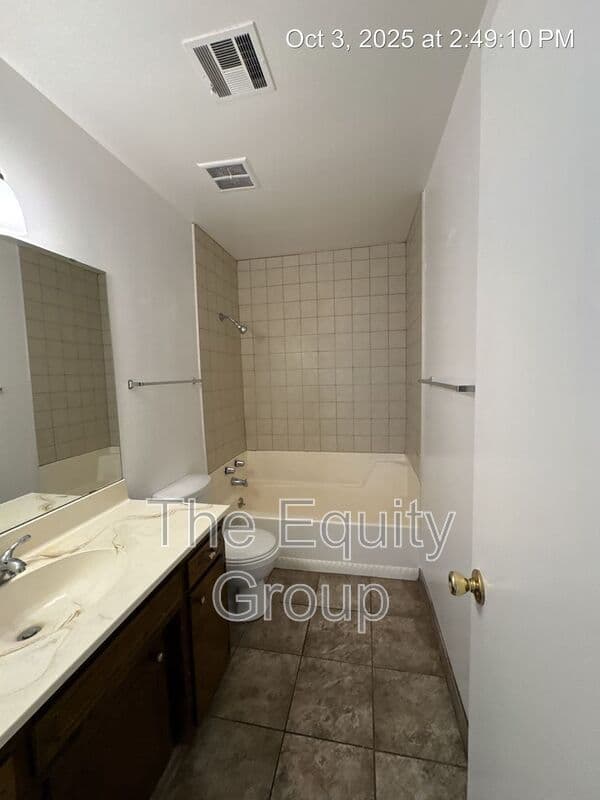 Visalia House: 2724 South Sallee Ct
