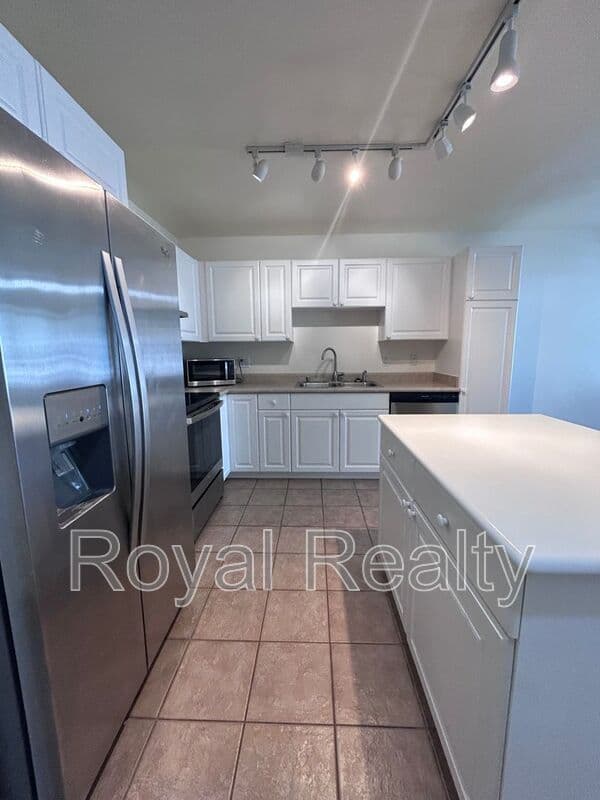 Ewa Beach Townhome: 91-2011 Kaioli Street