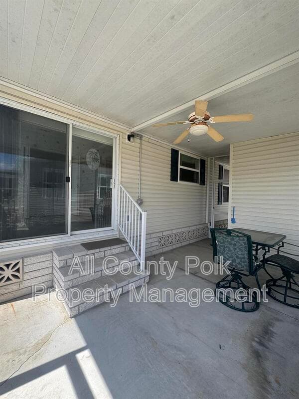 Haines City House: 106 Reineke Rd