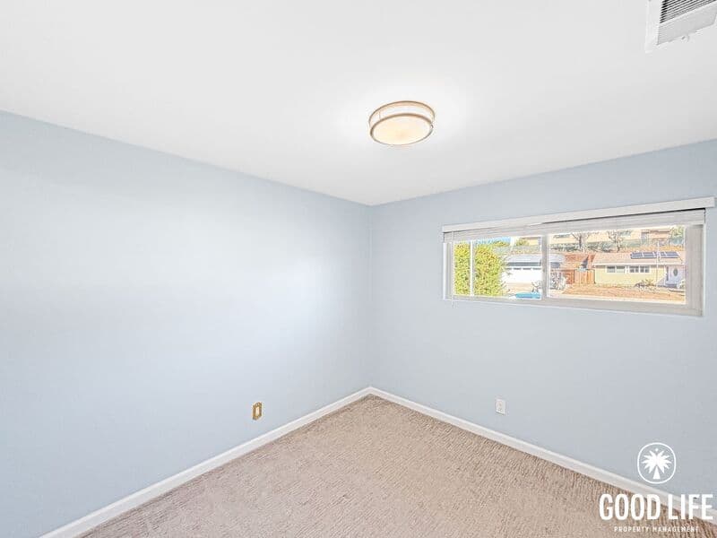 Santee House: 8617 Carlton Oaks Dr