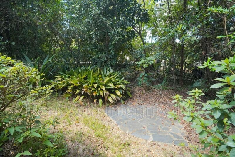 Tallahassee House: 2328 Armistead Road